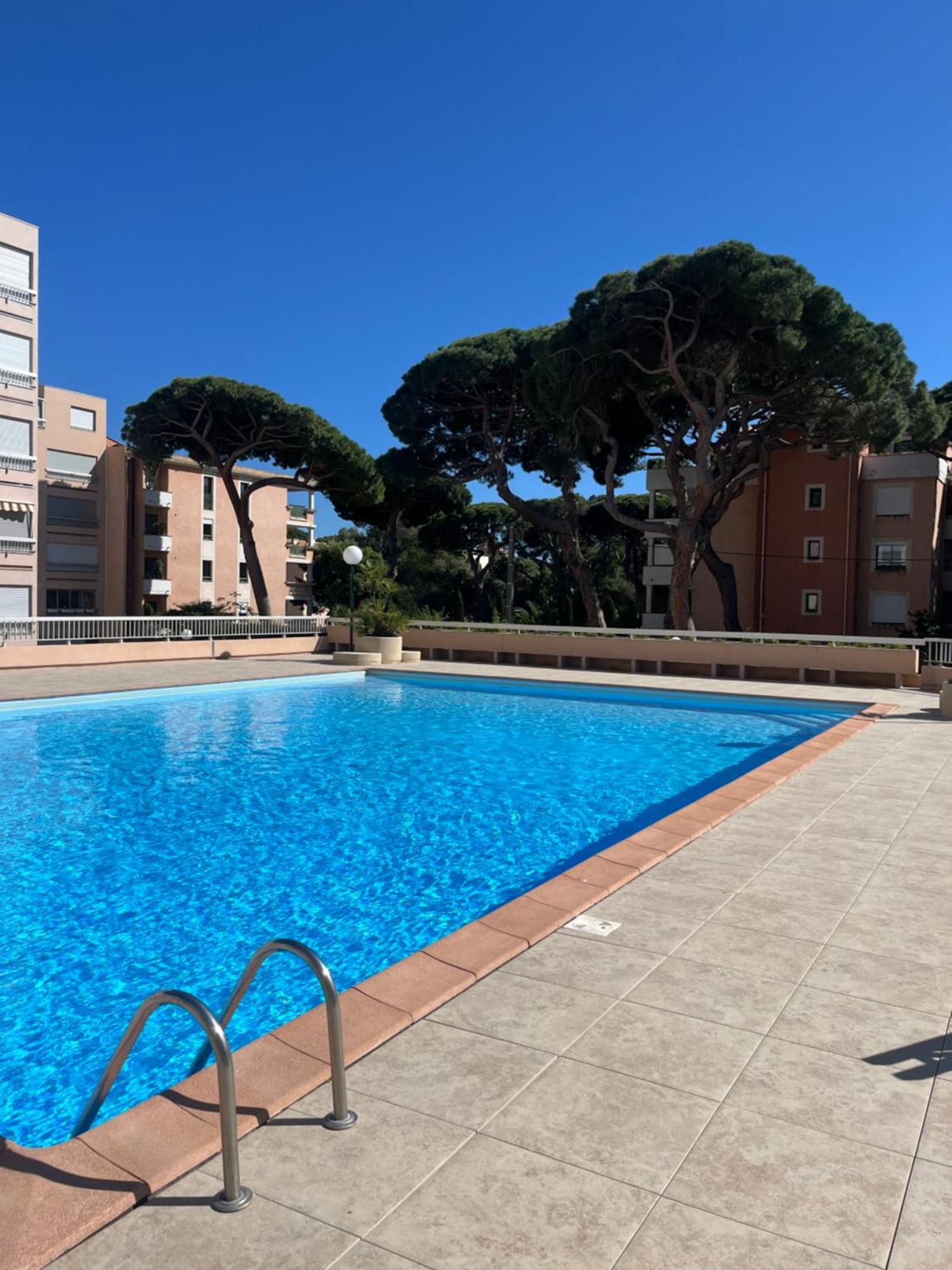 Des Iles D'or Avec Piscine - Port D'hyeres *